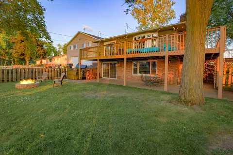 8700 E Long Lake Dr, Scotts, MI 49088