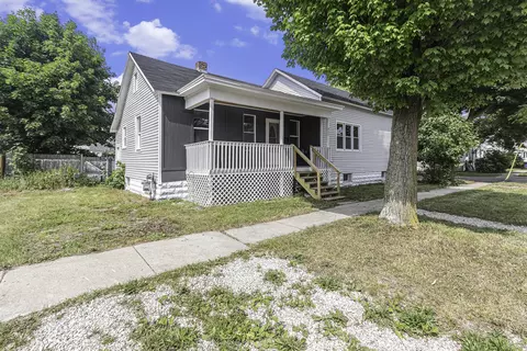 922 High St, Manistee, MI 49660