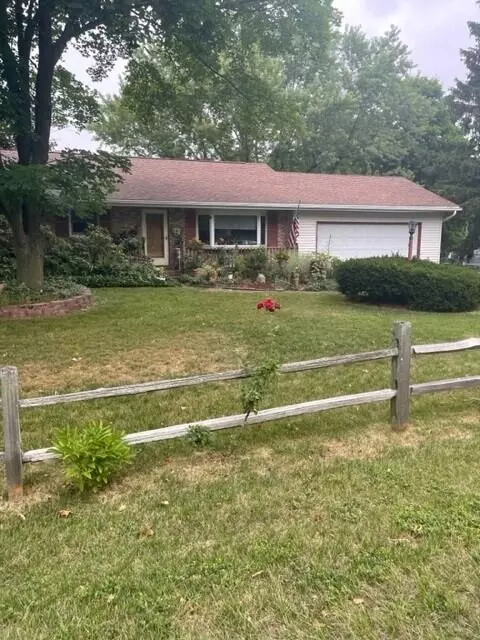 5659 Wendzel Dr, Coloma, MI 49038