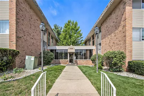 756 W Kilgore Rd #303, Kalamazoo, MI 49008