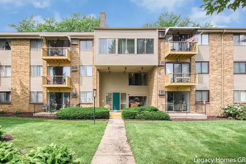 2433 Byron Center Ave SW #202, Wyoming, MI 49519