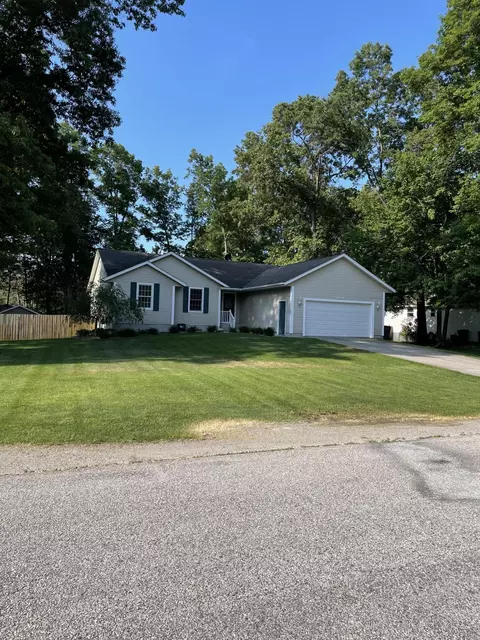 1649 Charlevoix Dr, Muskegon, MI 49445