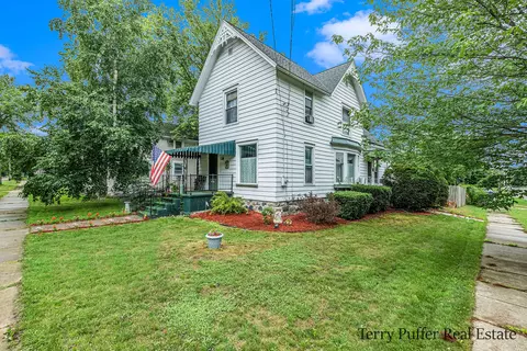 403 Pearl St, Belding, MI 48809 photo 3