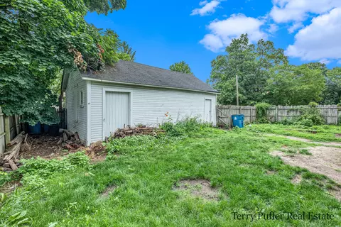 403 Pearl St, Belding, MI 48809 photo 6