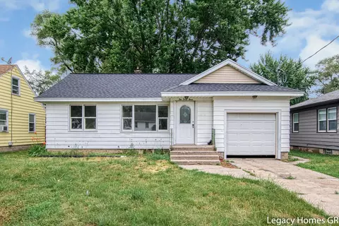 243 Wesley St SE, Wyoming, MI 49548