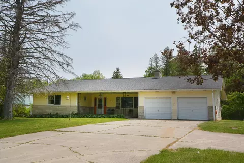 66713 Red Arrow Hwy, Hartford, MI 49057