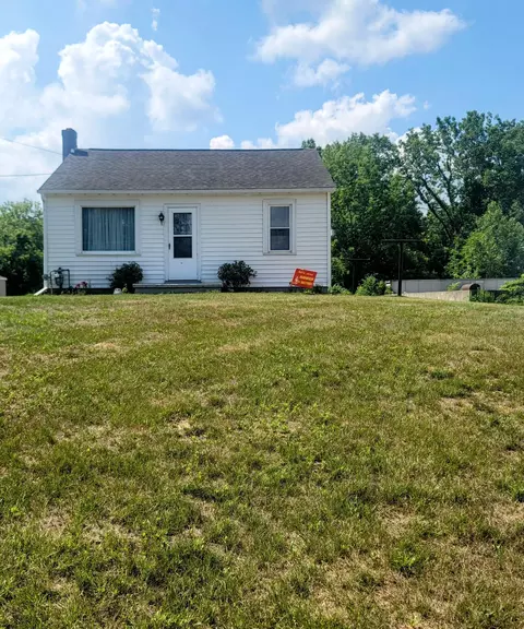 3911 Bankers Rd, Hillsdale, MI 49242