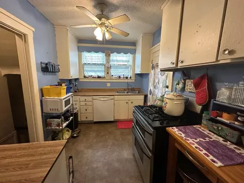 1017 2nd Ct, Jackson, MI 49203 photo 5