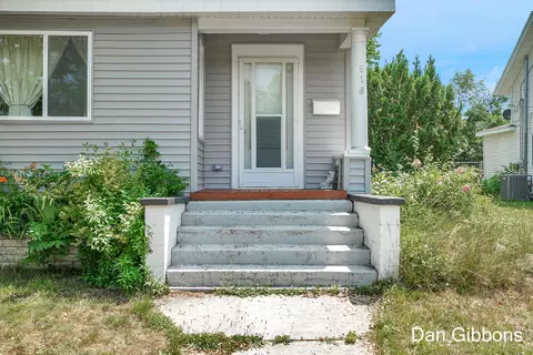 516 S Bridge St, Belding, MI 48809 photo 3