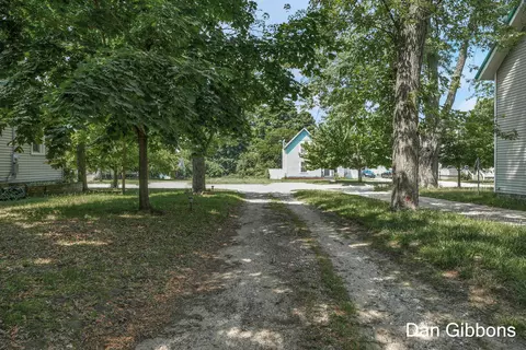 516 S Bridge St, Belding, MI 48809 photo 37