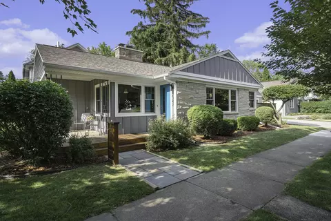 2347 Glenwood Dr, Kalamazoo, MI 49008