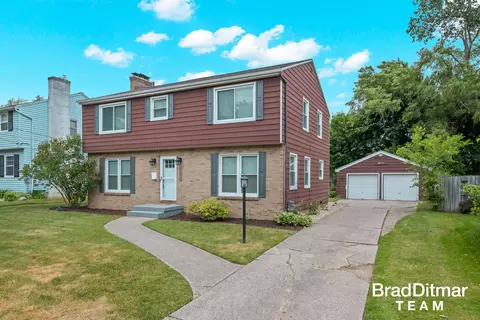 1830 Chamberlain Ave SE, Grand Rapids, MI 49506