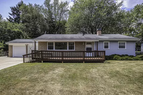 1270 Chalmers Dr, Battle Creek, MI 49015