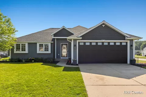 4576 Sunnyslope Dr, Hudsonville, MI 49426