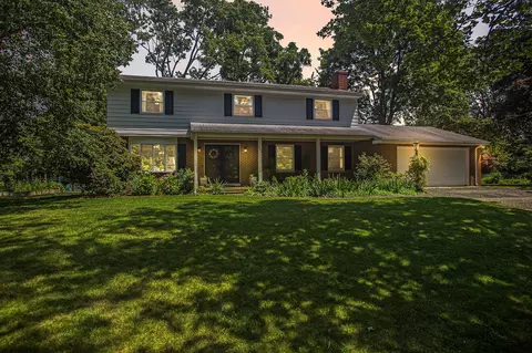 703 Weaver Cir, Kalamazoo, MI 49006