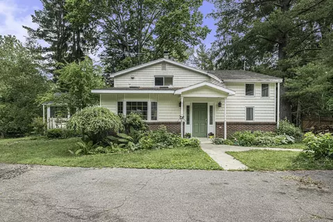 4711 3 Mile Rd NE, Grand Rapids, MI 49525
