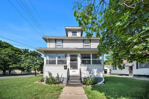 1402 N Blackstone St, Jackson, MI 49202