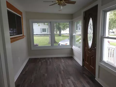 307 S Ithaca St, Ithaca, MI 48847 photo 2
