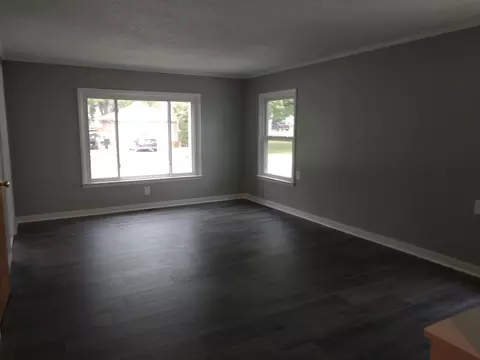 307 S Ithaca St, Ithaca, MI 48847 photo 5