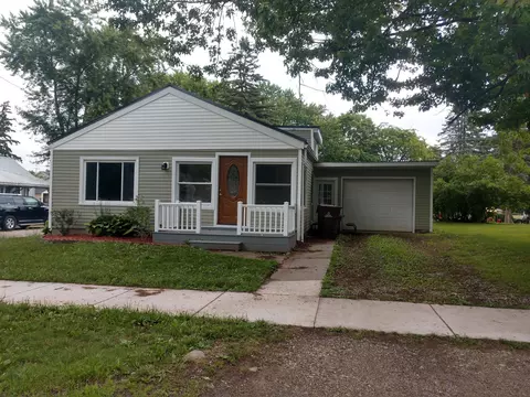 307 S Ithaca St, Ithaca, MI 48847
