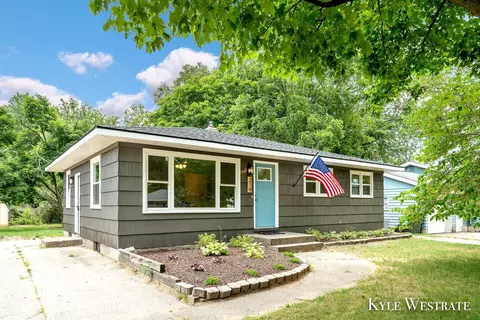 319 Lorene St, Wayland, MI 49348