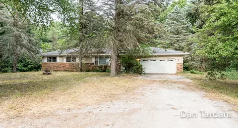 5938 Johnson Rd, Fruitport, MI 49415