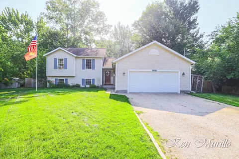 464 S Dangl Rd, Muskegon, MI 49442