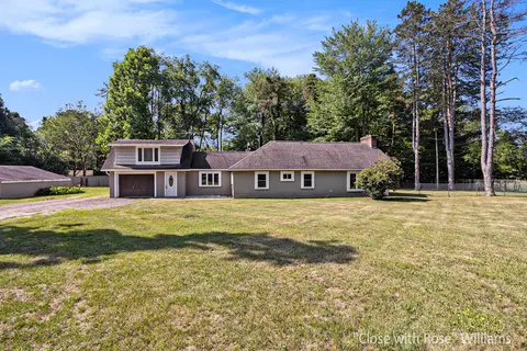 11046 Verona Rd, Battle Creek, MI 49014