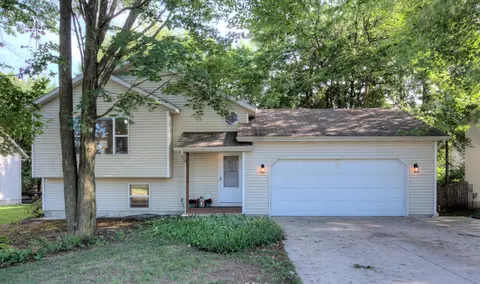13756 Mirage Ct, Holland, MI 49424