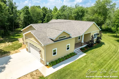 9643 Coyote Trl, Belding, MI 48809