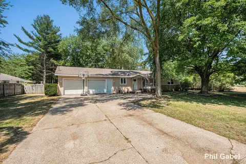 3979 142nd Ave, Holland, MI 49424