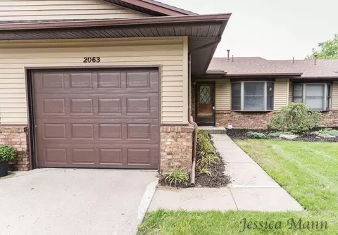 2063 Ter Van Dr NE, Grand Rapids, MI 49505