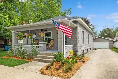 604 N Main St, Berrien Springs, MI 49103