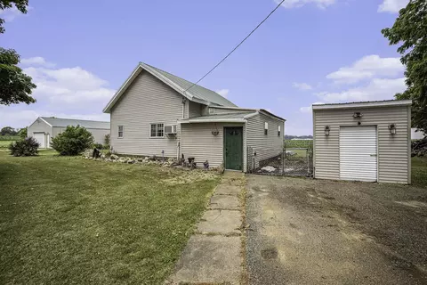 8570 Milo Rd, Delton, MI 49046