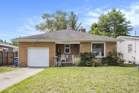 1304 Oaklawn St NE, Grand Rapids, MI 49505