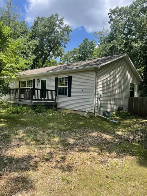 302 Briarwood Ct, Jerome, MI 49249