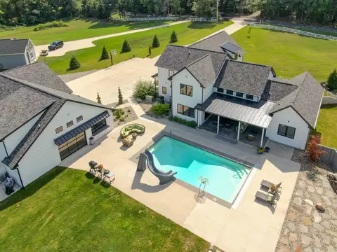 7433 S 3rd St, Mattawan, MI 49071 photo 2