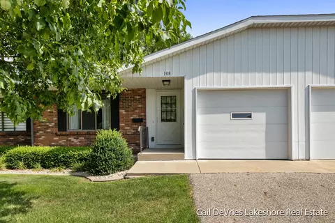 230 S State St #108, Zeeland, MI 49464