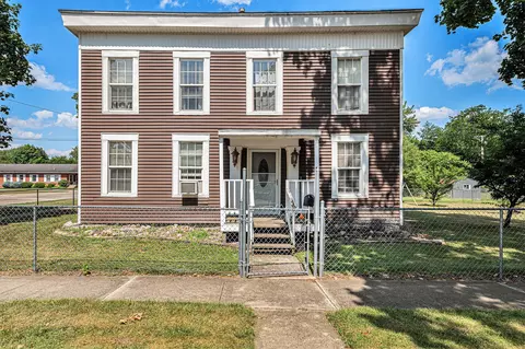 315 White Pigeon St, Constantine, MI 49042 photo 2