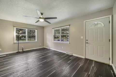 1054 N Brown St, Jackson, MI 49202 photo 7