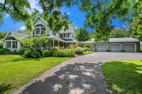 3225 Grand River Dr NE, Grand Rapids, MI 49505