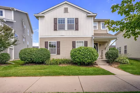 2084 Kensington Park Cir, Holland, MI 49423