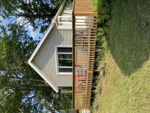 47327 Dobben Dr, Bloomingdale, MI 49026