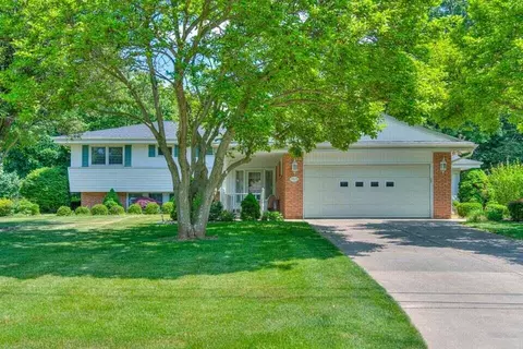 3825 E Walmont Rd, Jackson, MI 49203