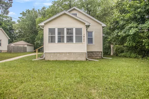 1907 S Drake Rd, Kalamazoo, MI 49006