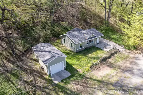 16856 Lake Ave, West Olive, MI 49460