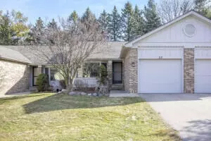 25 Skyline Cir NW #171, Grand Rapids, MI 49504