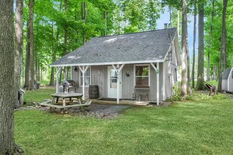 4606 Hunters Trl, Six Lakes, MI 48886