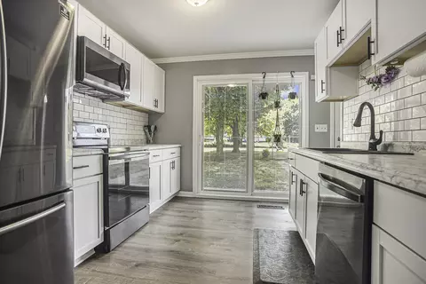 425 Fourth Ave, Three Rivers, MI 49093 photo 5