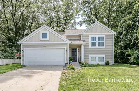 831 Torrie Cir, Norton Shores, MI 49441